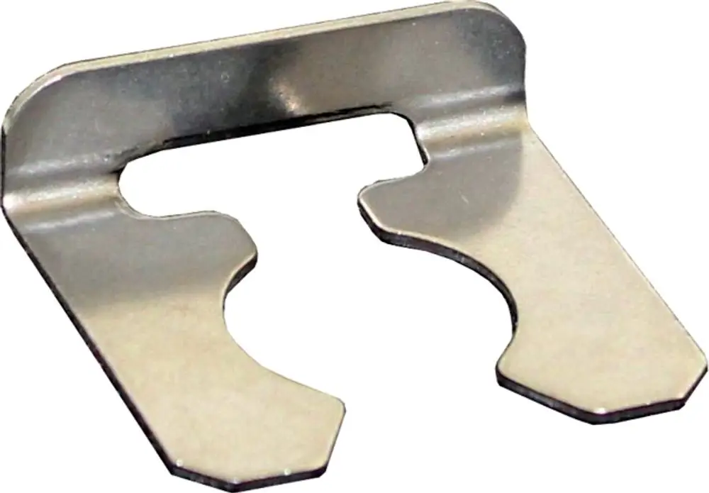 Sicherungsklammer aus Metall mit klarem Design, hergestellt von Wolf. Sie hat eine spezielle Form für Befestigungszwecke in technischen Anwendungen.